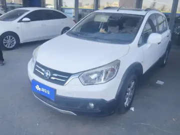 2015 Nissan R50X с пробегом 103 000 км