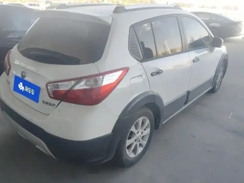 2015 Nissan R50X с пробегом 103 000 км