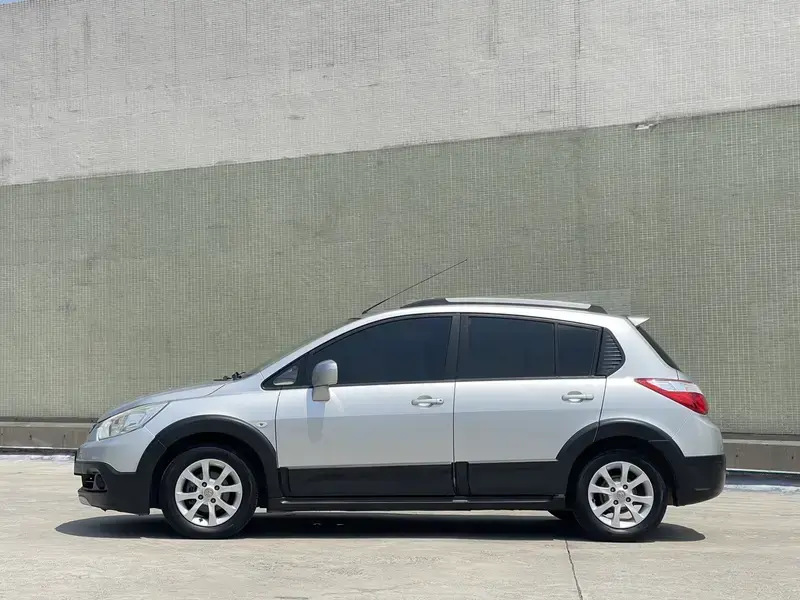 2013 Nissan R50X с пробегом 50 000 км
