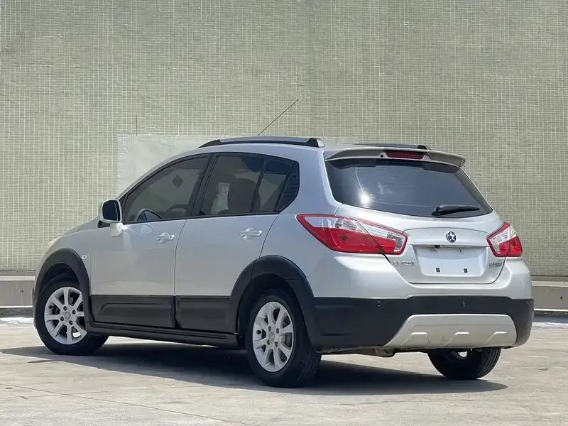 2013 Nissan R50X с пробегом 50 000 км