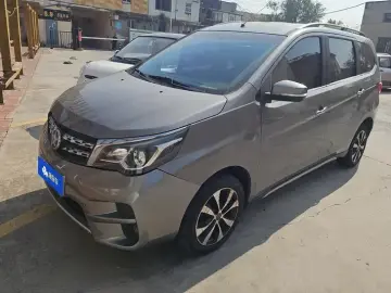 Nissan M50V