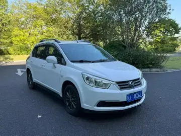2014 Nissan R50 с пробегом 90 000 км