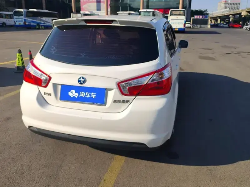 2015 Nissan R50 с пробегом 60 000 км