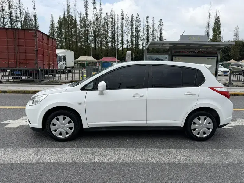 2016 Nissan R50 с пробегом 37 000 км