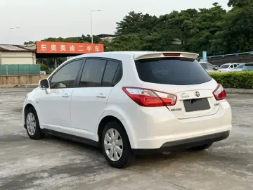 2015 Nissan R50 с пробегом 80 000 км