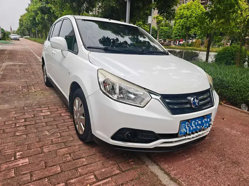 2015 Nissan R50 с пробегом 80 000 км