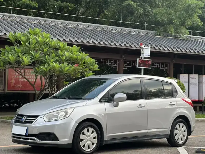 2015 Nissan R50 с пробегом 130 000 км