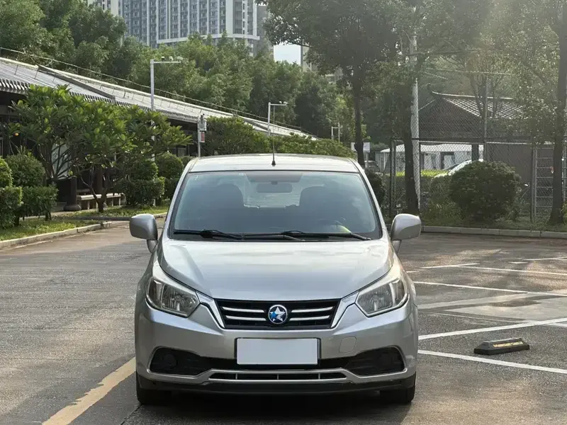 2015 Nissan R50 с пробегом 130 000 км
