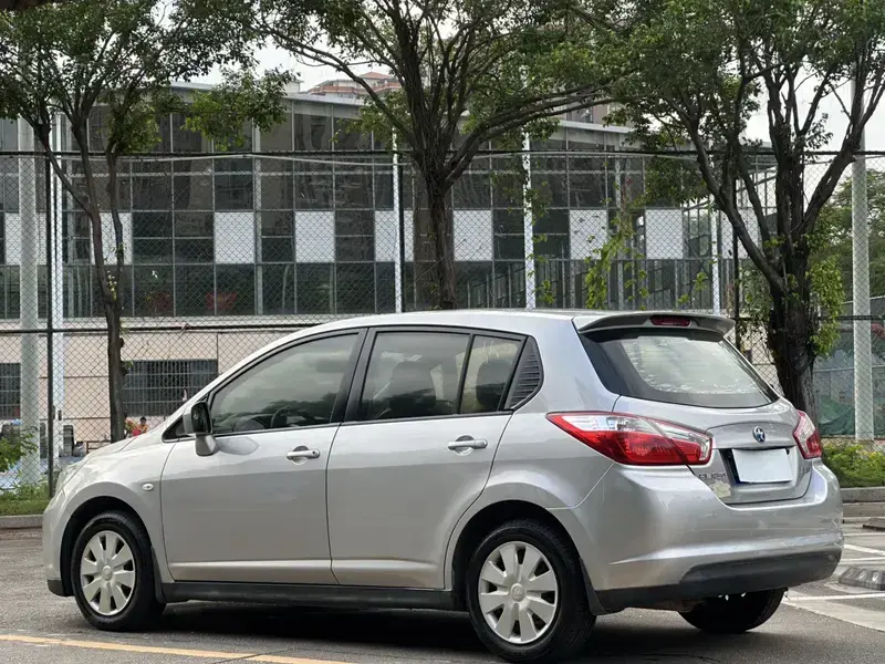 2015 Nissan R50 с пробегом 130 000 км