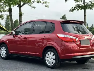 2014 Nissan R50 с пробегом 130 000 км
