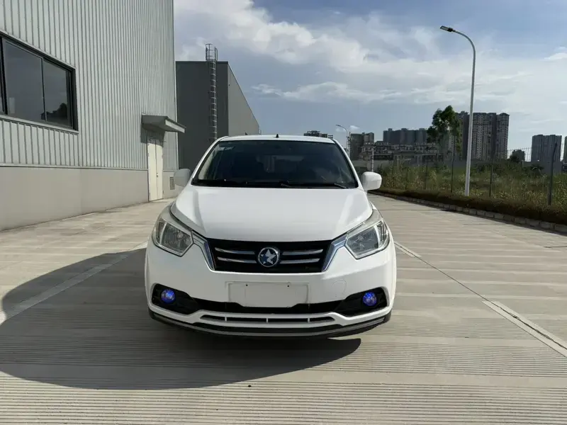2015 Nissan R50 с пробегом 53 000 км