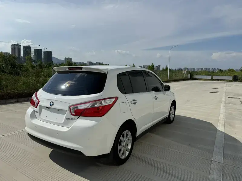 2015 Nissan R50 с пробегом 53 000 км