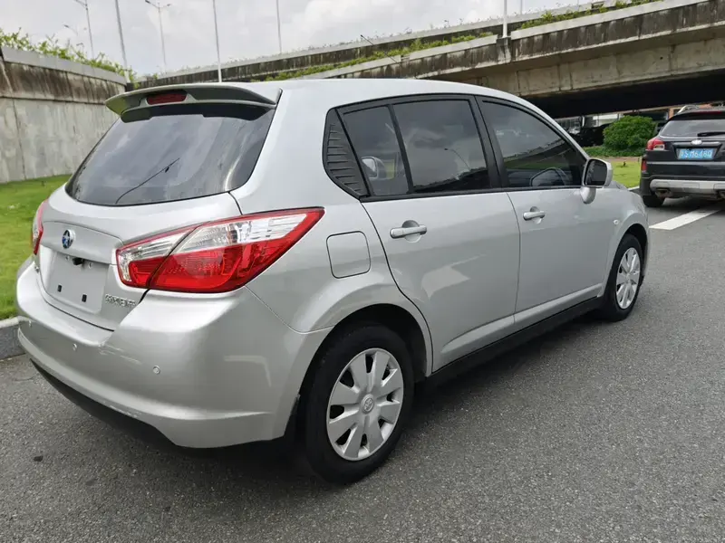 2013 Nissan R50 с пробегом 161 000 км