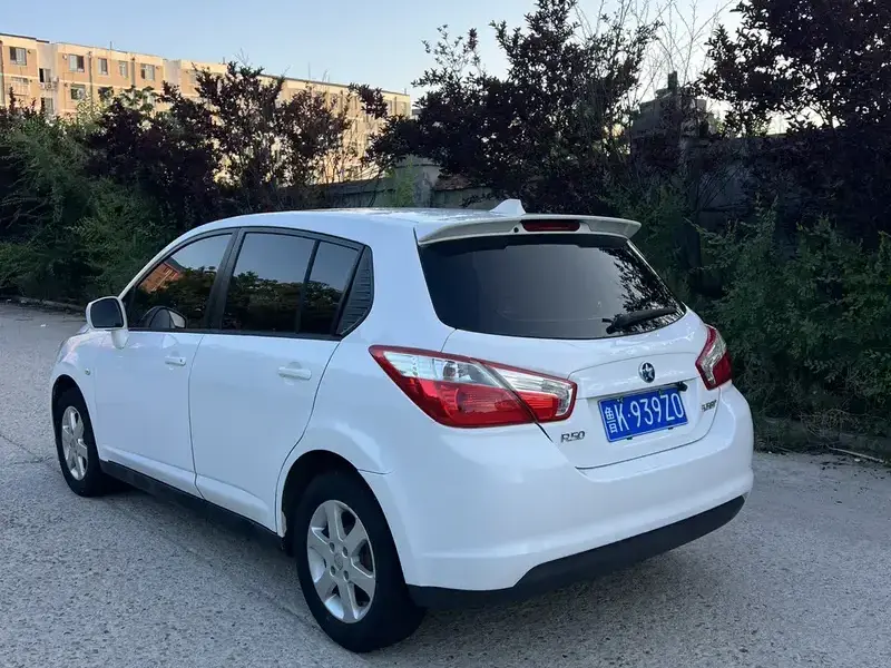 2013 Nissan R50 с пробегом 110 000 км