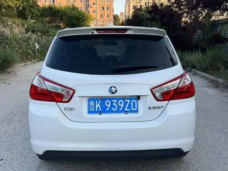2013 Nissan R50 с пробегом 110 000 км