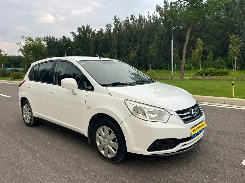2015 Nissan R50 с пробегом 56 000 км