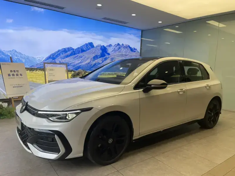 2025 Volkswagen Golf Electric с пробегом 17 000 км