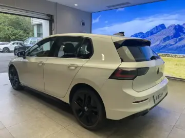 2025 Volkswagen Golf Electric с пробегом 17 000 км