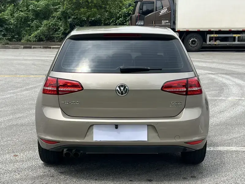 2016 Volkswagen Golf Electric с пробегом 107 000 км