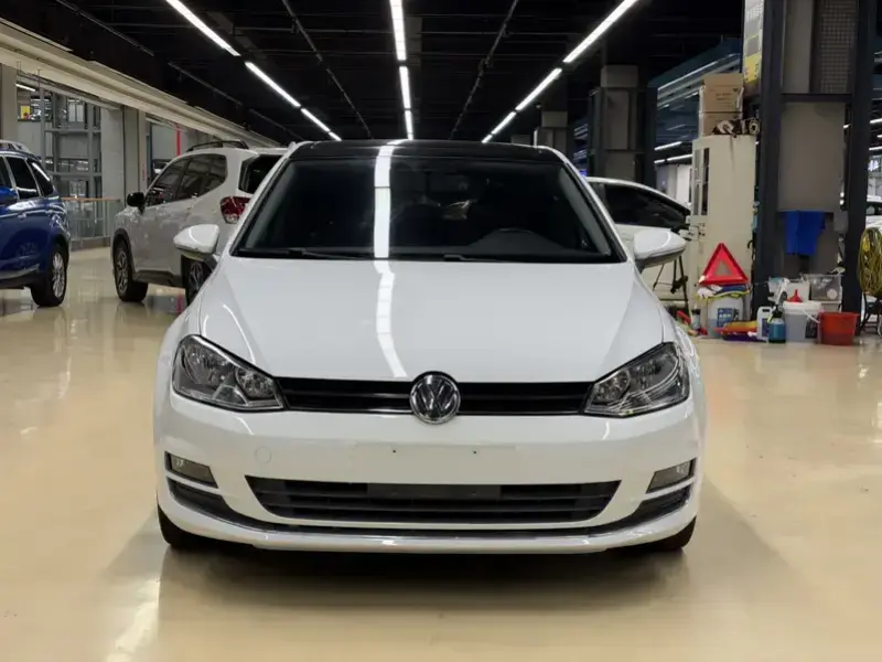 2016 Volkswagen Golf Electric с пробегом 50 000 км