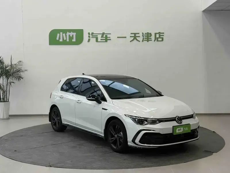 2023 Volkswagen Golf Electric с пробегом 8 000 км