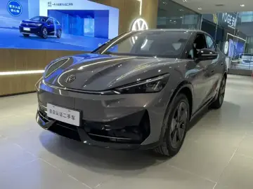 Volkswagen Unique 06