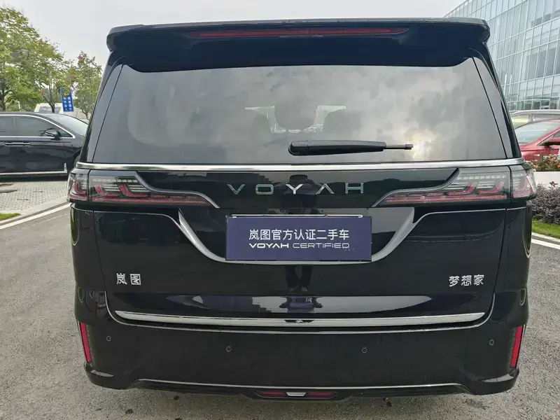 2025 Voyah Dreamer с пробегом 36 000 км