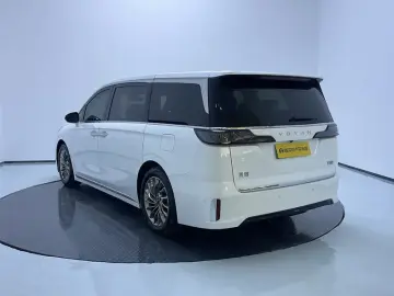 2024 Voyah Dreamer с пробегом 37 800 км