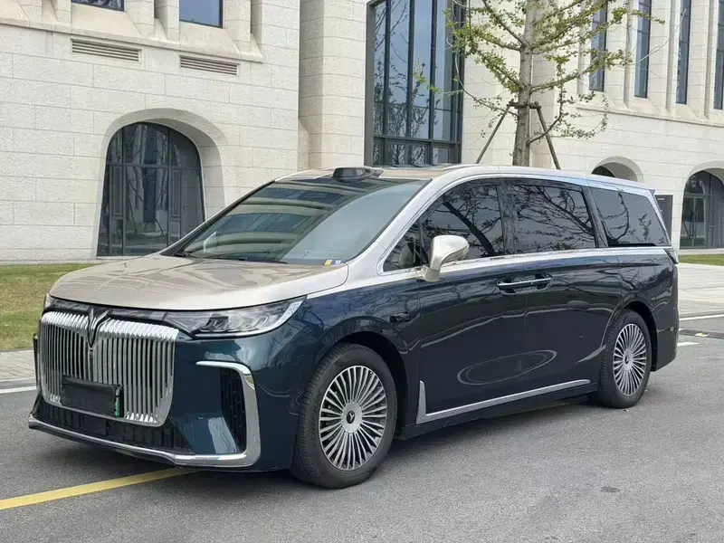2025 Voyah Dreamer с пробегом 31 000 км