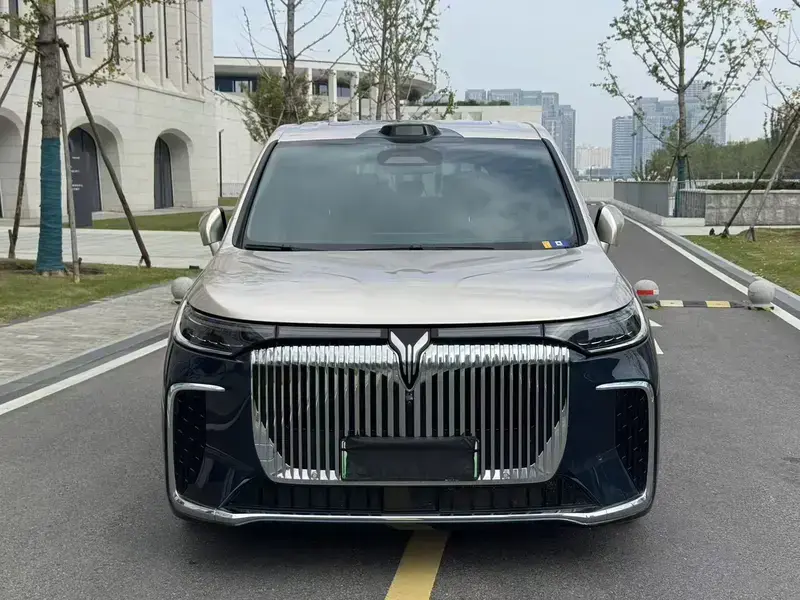 2025 Voyah Dreamer с пробегом 31 000 км