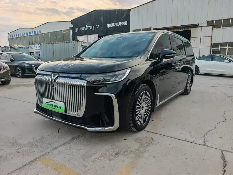 2025 Voyah Dreamer с пробегом 39 000 км