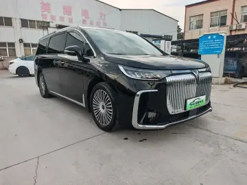 2025 Voyah Dreamer с пробегом 39 000 км