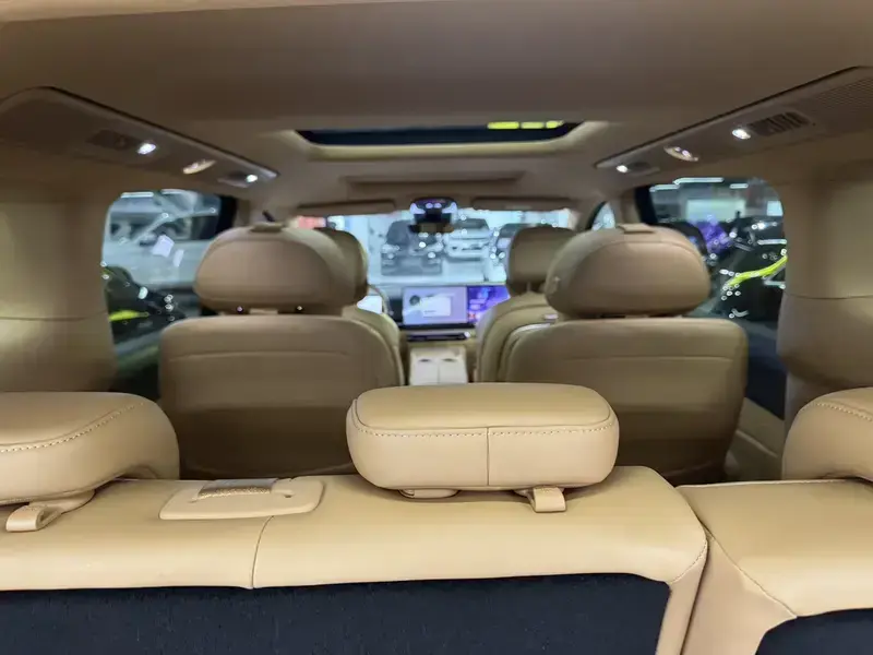 2025 Voyah Dreamer с пробегом 35 000 км