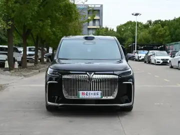 2025 Voyah Dreamer с пробегом 25 000 км