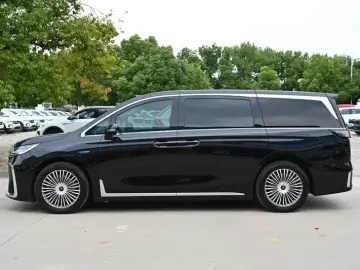 2025 Voyah Dreamer с пробегом 25 000 км