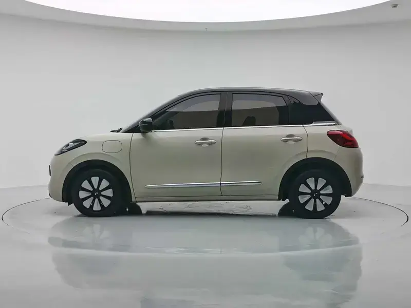 2023 Wuling Wuling Bingo с пробегом 8 100 км