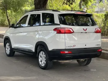 2019 Wuling Wuling Hongguang S3 с пробегом 25 000 км