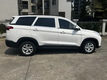 2019 Wuling Wuling Hongguang S3 с пробегом 1 000 км