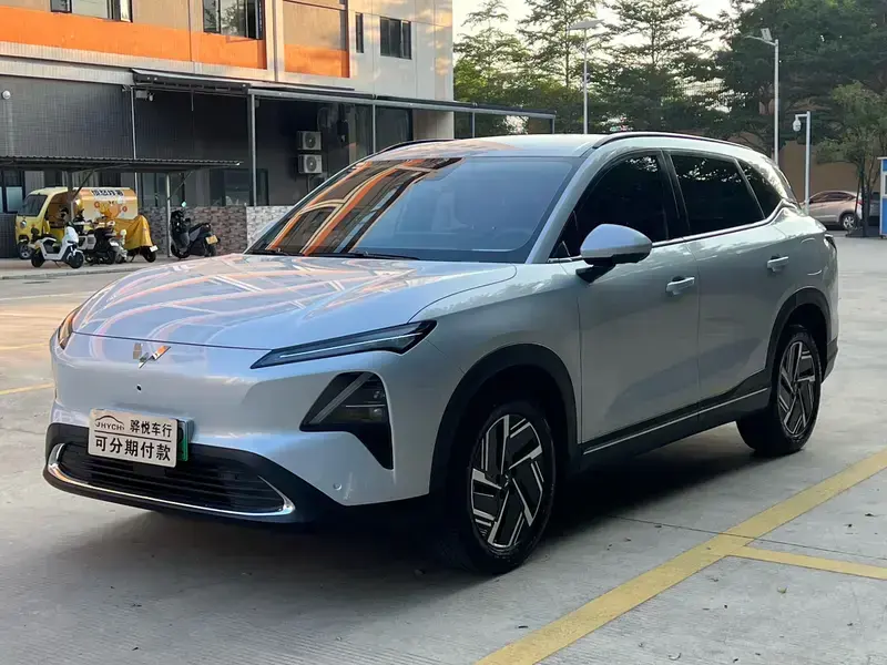 2025 Wuling Wuling Xingguang S с пробегом 48 000 км