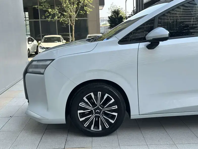 2025 Wuling Xingguang 730 с пробегом 7 800 км