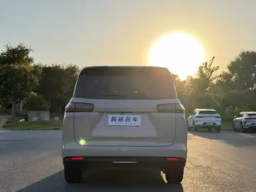 2025 Wuling Xingguang 730 с пробегом 3 000 км