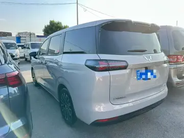 2025 Wuling Xingguang 730 с пробегом 2 500 км