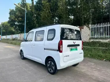 2025 Wuling Wuling Zhiguang NEV с пробегом 17 000 км