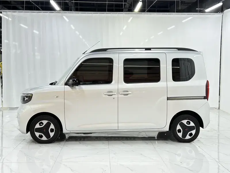 2025 Wuling Wuling Zhiguang NEV с пробегом 3 700 км
