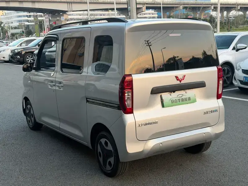 2025 Wuling Wuling Zhiguang NEV с пробегом 34 000 км