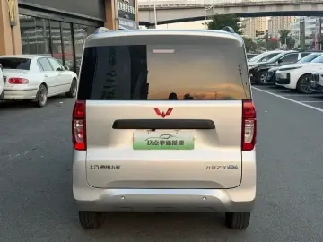 2025 Wuling Wuling Zhiguang NEV с пробегом 34 000 км