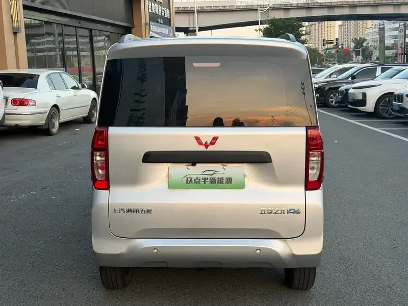2025 Wuling Wuling Zhiguang NEV с пробегом 34 000 км
