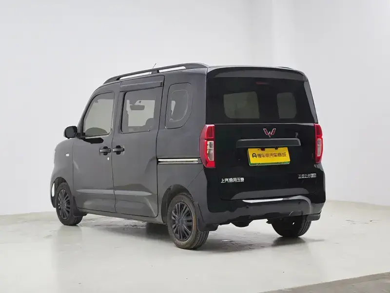 2025 Wuling Wuling Zhiguang NEV с пробегом 4 700 км