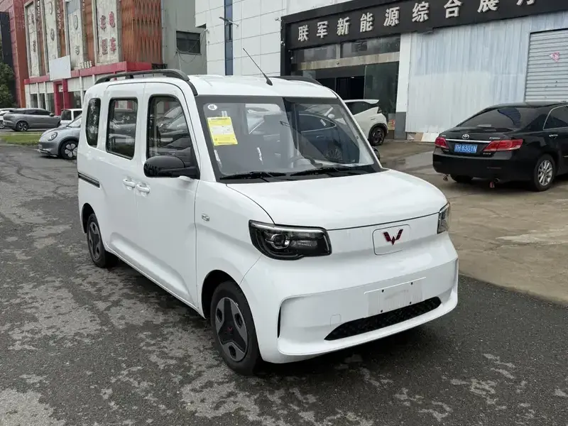 2025 Wuling Wuling Zhiguang NEV с пробегом 100 км