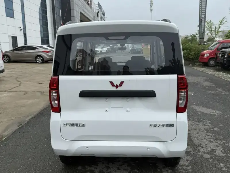 2025 Wuling Wuling Zhiguang NEV с пробегом 100 км